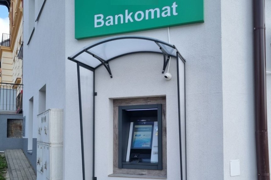 39-latek usiłował włamać się do bankomatu
