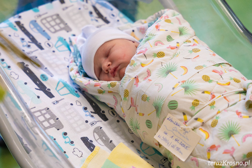 Antoś wita świat jako pierwszy mieszkaniec powiatu krośnieńskiego w 2025 roku!