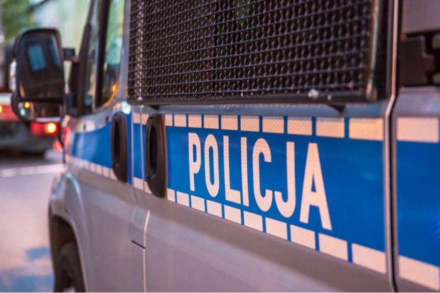 Chciał aby policjanci odwieźli kolegę do domu i wymyślił interwencję