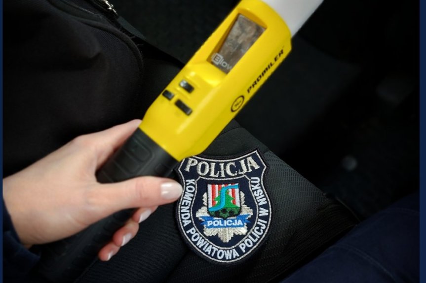 Kierował rowerem mając prawie 2 promile. Zatrzymali go policjanci