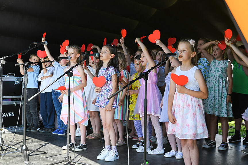 Koncert, zabawa i wielkie atrakcji. Szkoła w Potoku zaprosiła na rodzinny festyn
