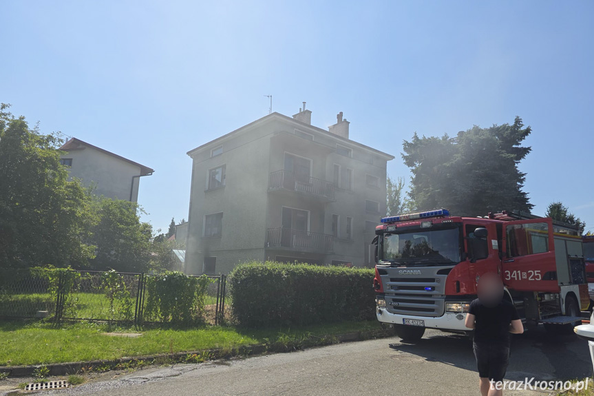 Krosno. Pożar garażu w budynku mieszkalnym