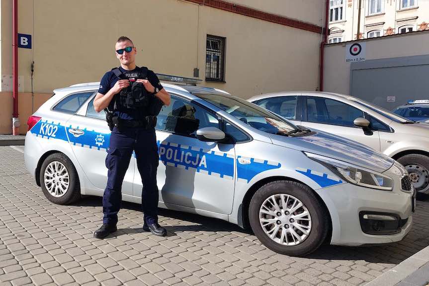 Rzeszów. Policjant pomogł nastolatkowi potrąconemu przez samochód