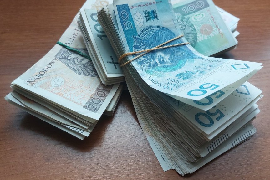 Tymczasowy areszt dla oszusta metodą "na  policjanta"
