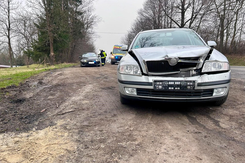 Zderzenie dwóch samochodów w Grabownicy Starzeńskiej