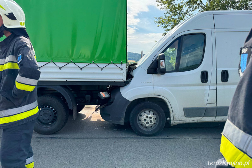 Zderzenie trzech samochodów na DK991