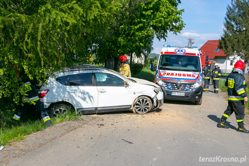 Bajdy. Samochód osobowy wypadł z drogi