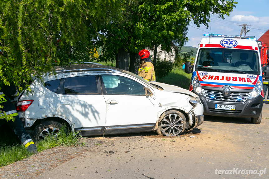 Bajdy. Samochód osobowy wypadł z drogi