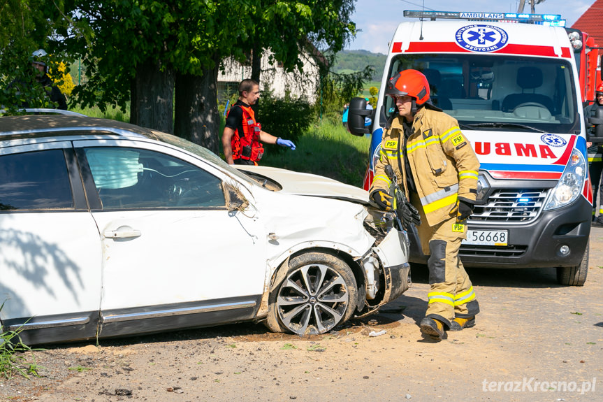 Bajdy. Samochód osobowy wypadł z drogi