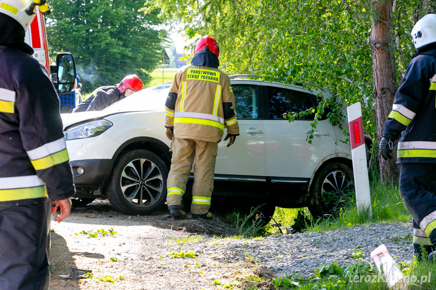 Bajdy. Samochód osobowy wypadł z drogi