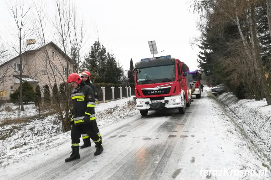 Iwonicz. Kierująca fiatem wjechała do rowu