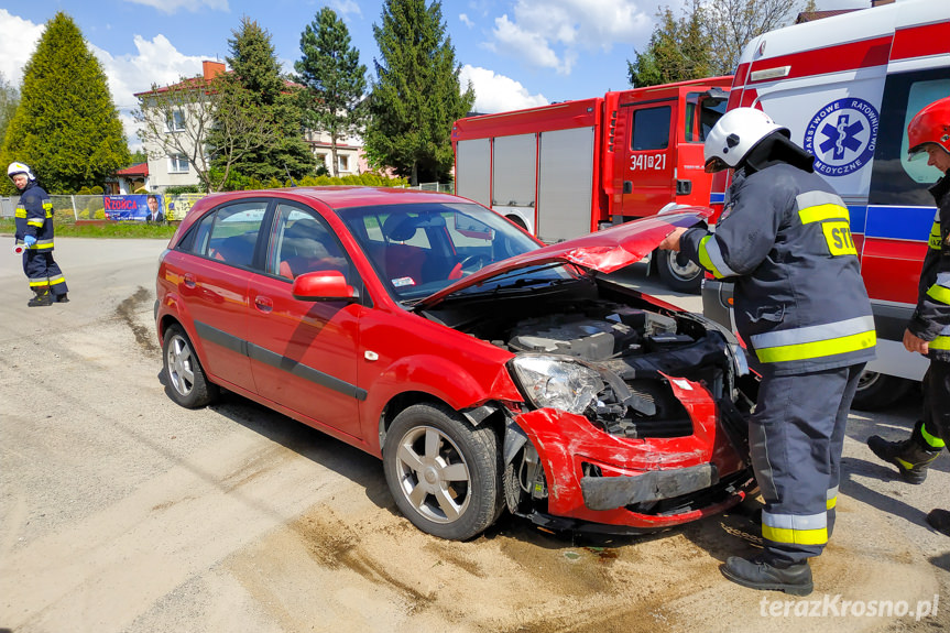 Kolizja drogowa na skrzyżowaniu w Kopytowej