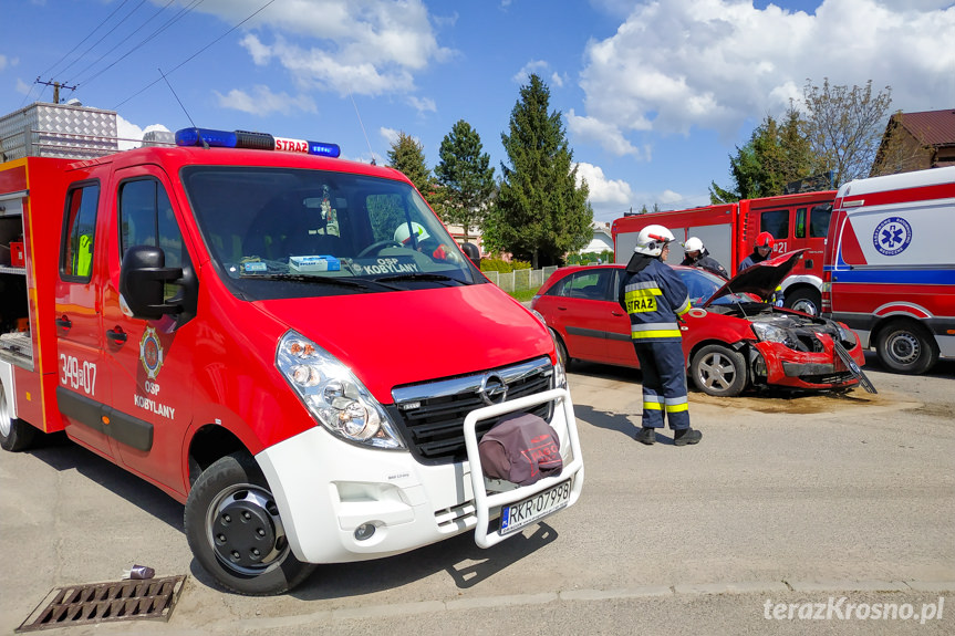Kolizja drogowa na skrzyżowaniu w Kopytowej