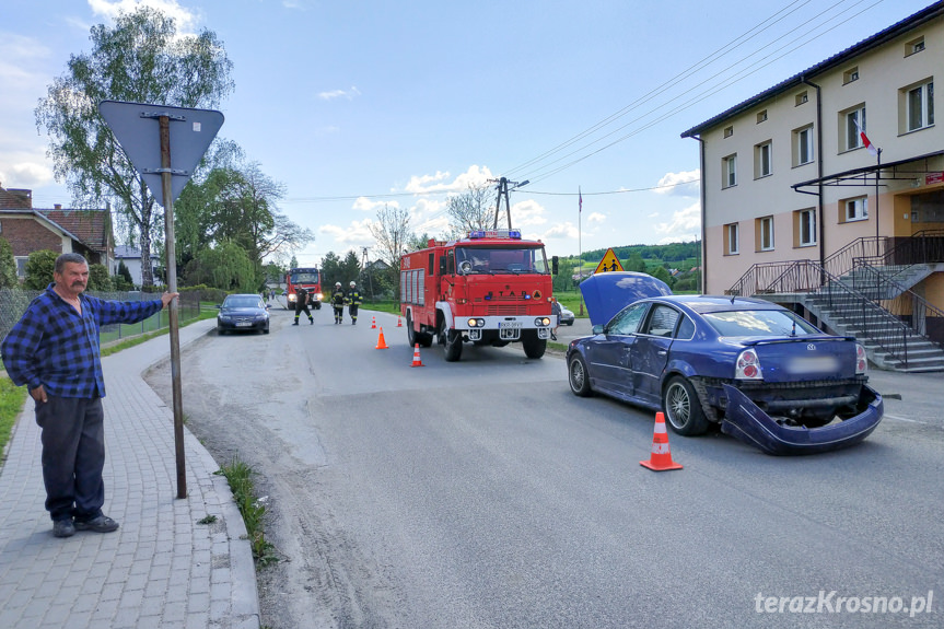 Kolizja drogowa na skrzyżowaniu w Kopytowej