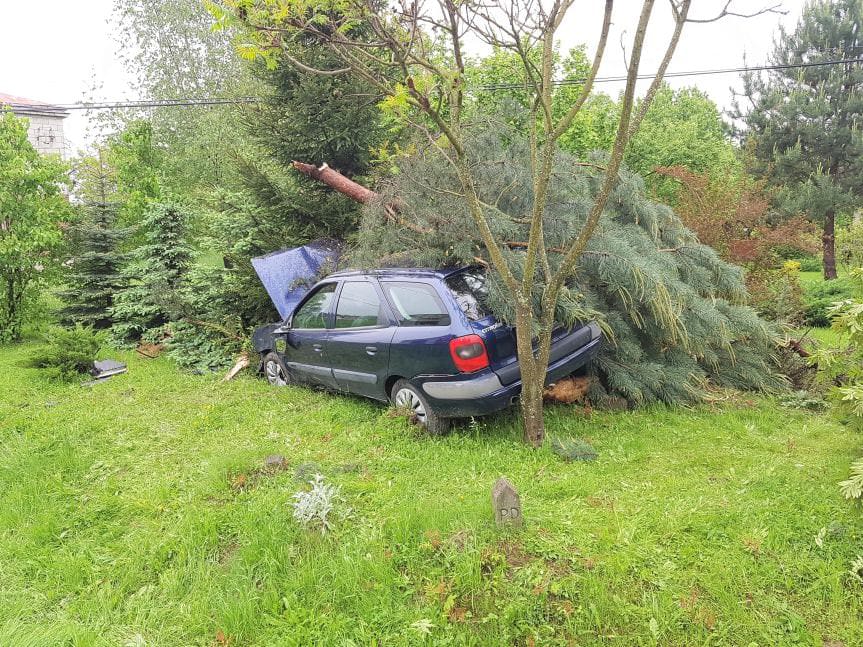 Kolizja drogowa w Korczynie. Kierujący trafił do szpitala