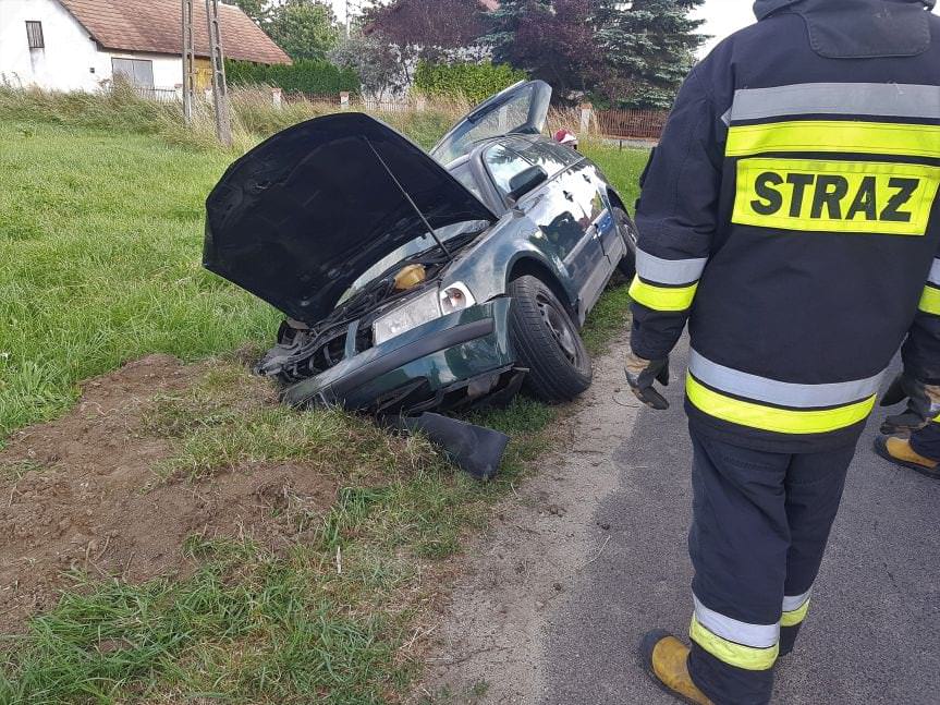 Kolizja w Krośnie. Kierujący Volkswagenem uderzył w przepust