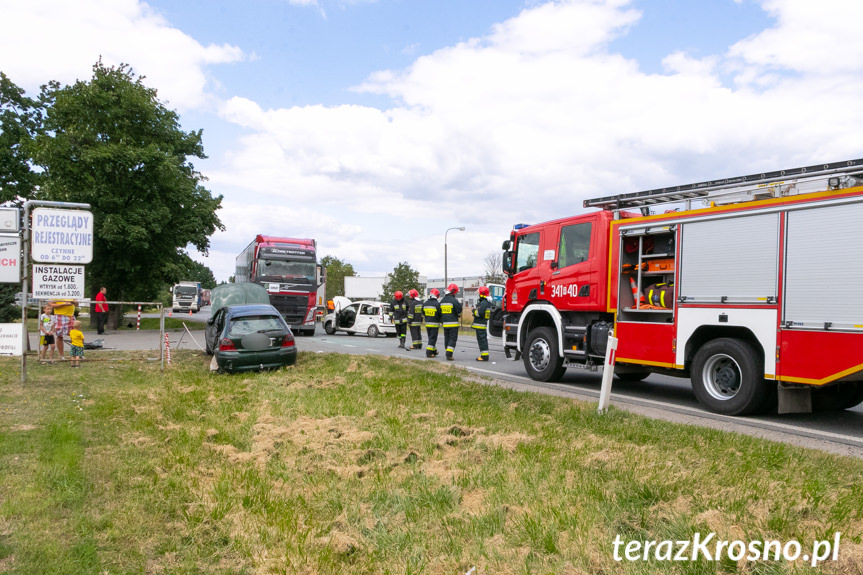 Krosno. Kolizja z udziałem czterech pojazdów