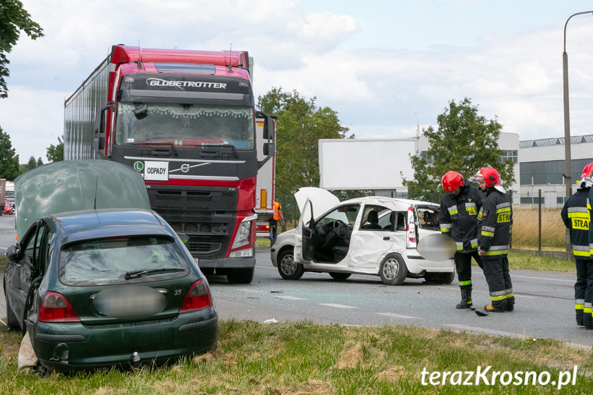 Krosno. Kolizja z udziałem czterech pojazdów