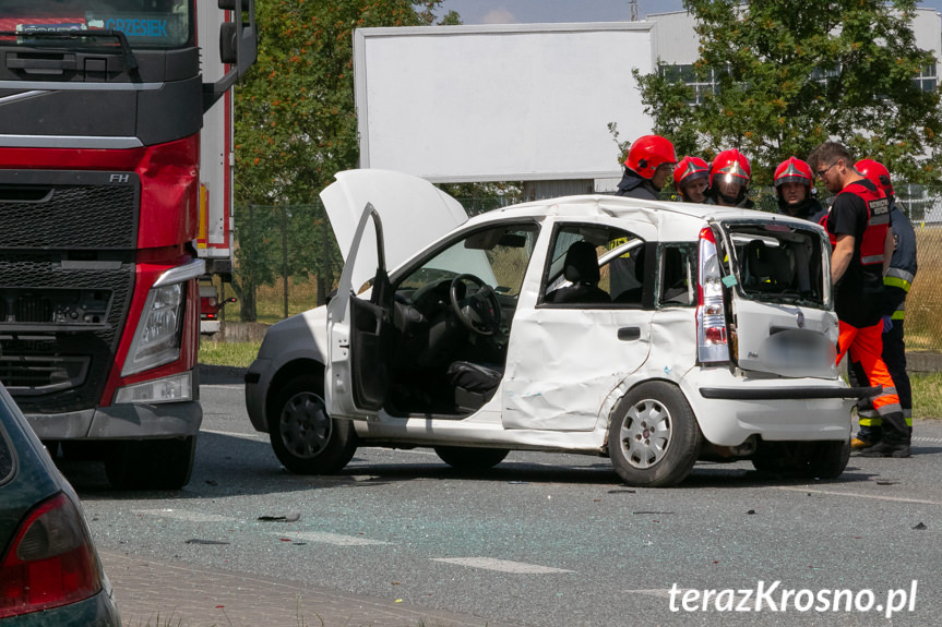 Krosno. Kolizja z udziałem czterech pojazdów