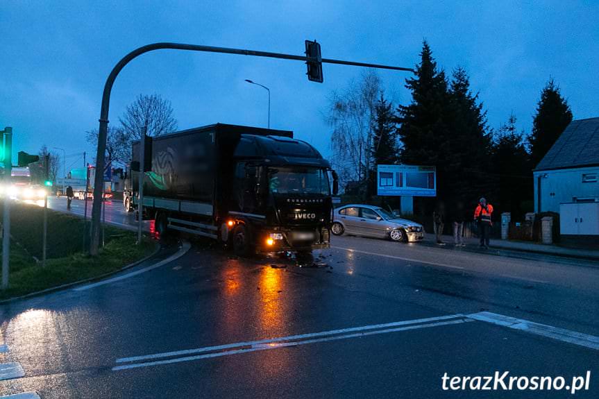 Krosno. Zderzenie samochodu osobowego z ciężarowym