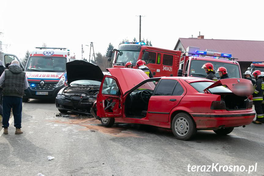 Łęki Strzyżowskie. Zderzenie Alfa Romeo z BMW