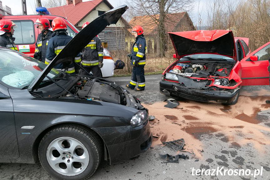 Łęki Strzyżowskie. Zderzenie Alfa Romeo z BMW