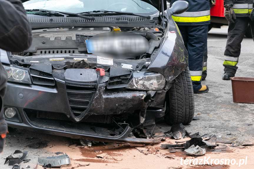 Łęki Strzyżowskie. Zderzenie Alfa Romeo z BMW