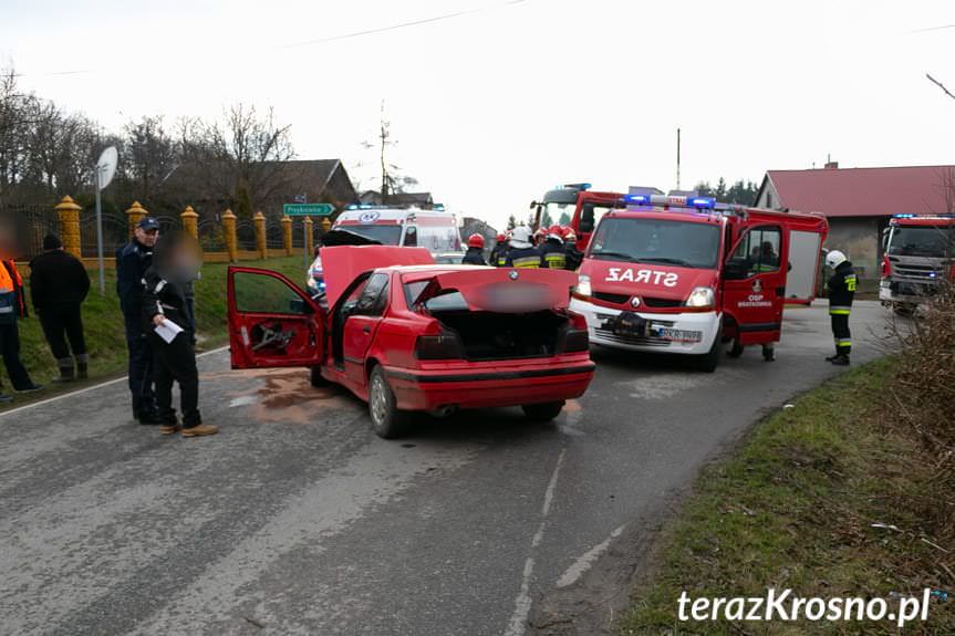 Łęki Strzyżowskie. Zderzenie Alfa Romeo z BMW