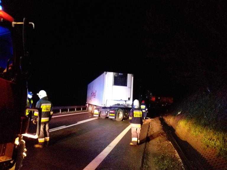 Nocne zderzenie na zakręcie śmierci 