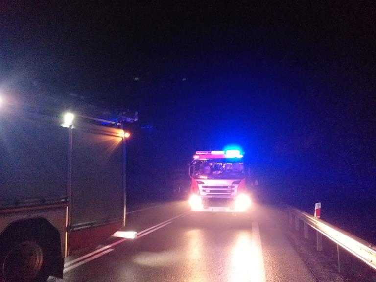 Nocne zderzenie na zakręcie śmierci 