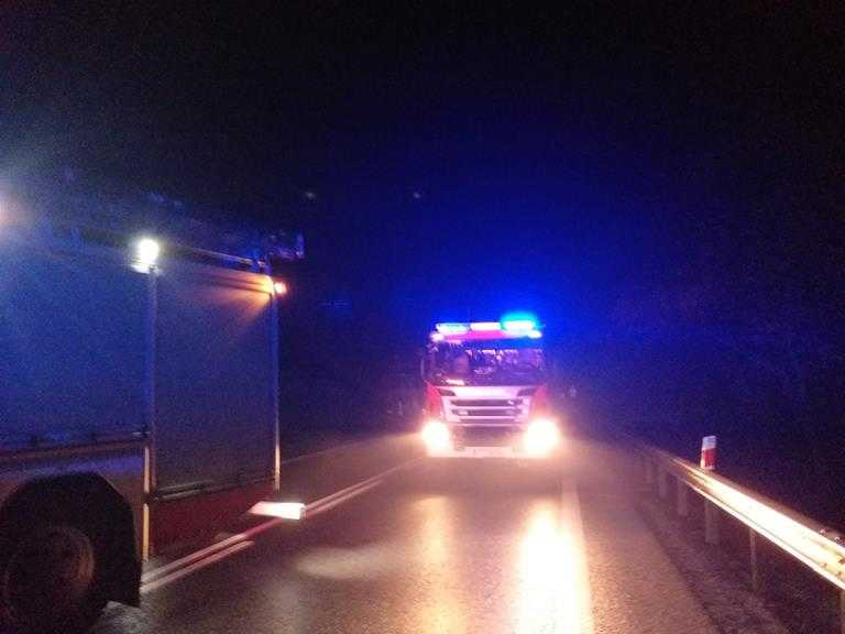 Nocne zderzenie na zakręcie śmierci 
