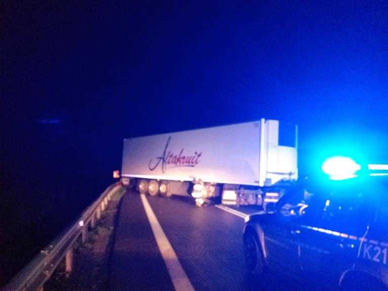 Nocne zderzenie na zakręcie śmierci 
