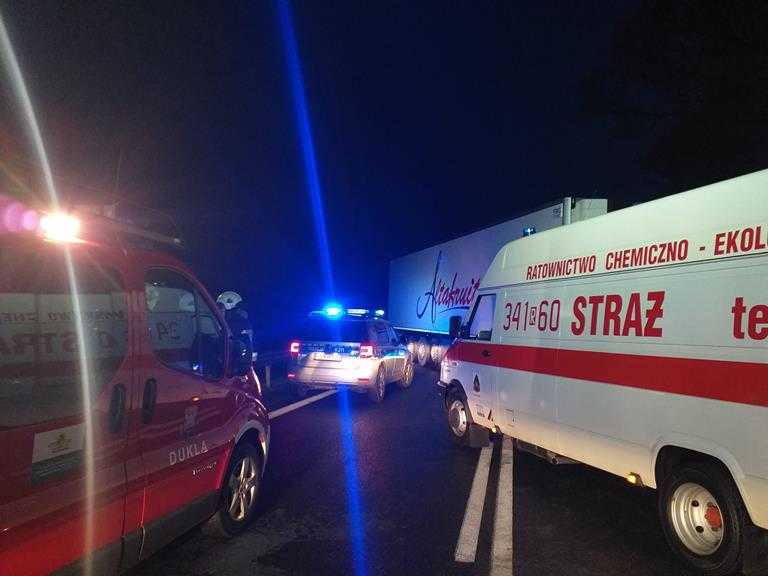 Nocne zderzenie na zakręcie śmierci 