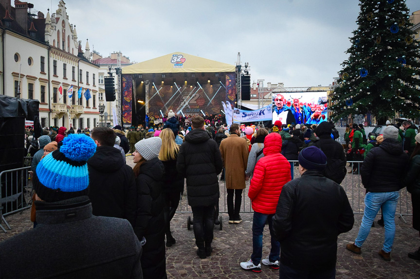 Podkarpaccy policjanci grali z WOŚP