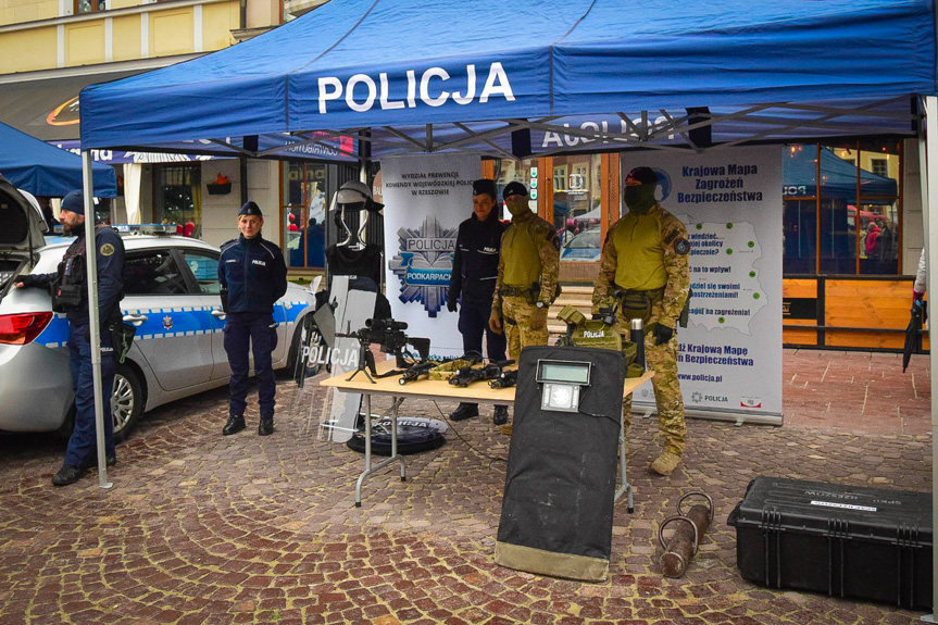 Podkarpaccy policjanci grali z WOŚP