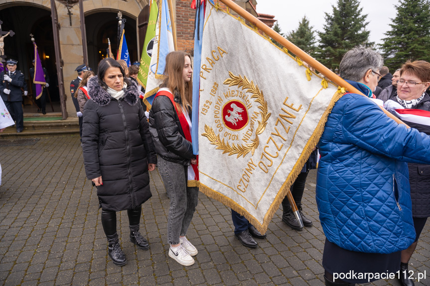 Pogrzeb ks. Henryka Czajki w Niewodnej