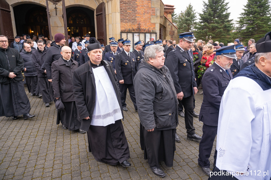 Pogrzeb ks. Henryka Czajki w Niewodnej