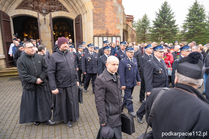 Pogrzeb ks. Henryka Czajki w Niewodnej