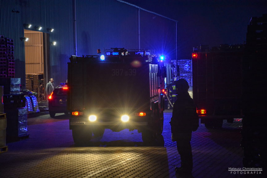 Pożar 40 wraków na złomowisku 