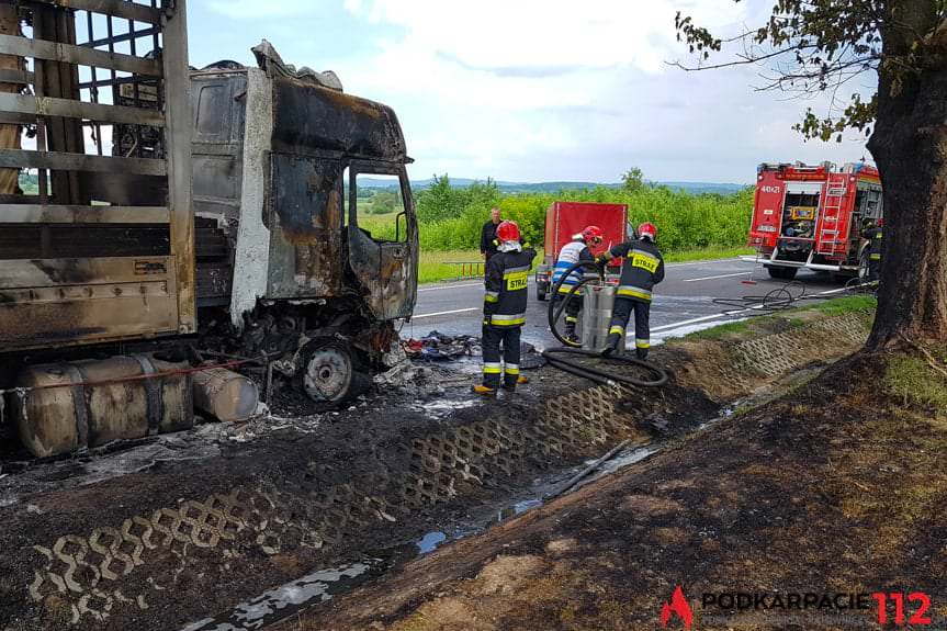 Pożar ciężarówki w Zimnej Wodzie