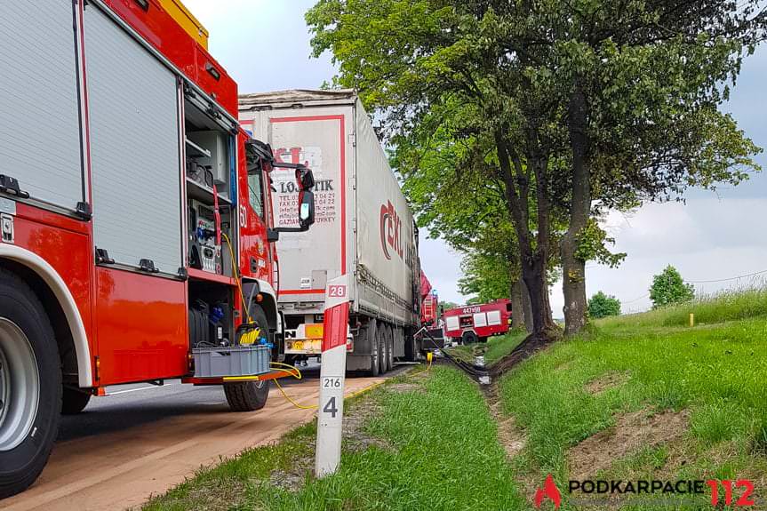 Pożar ciężarówki w Zimnej Wodzie