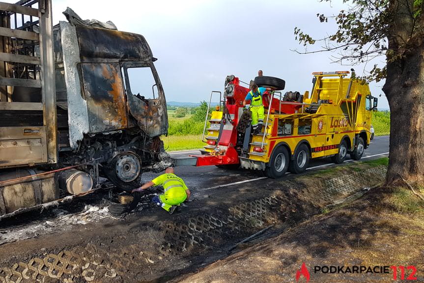 Pożar ciężarówki w Zimnej Wodzie