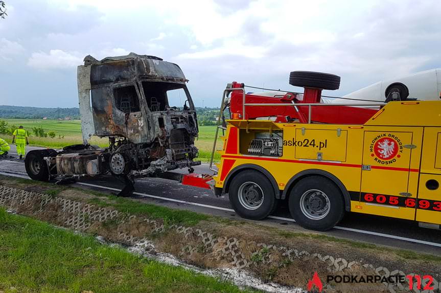 Pożar ciężarówki w Zimnej Wodzie