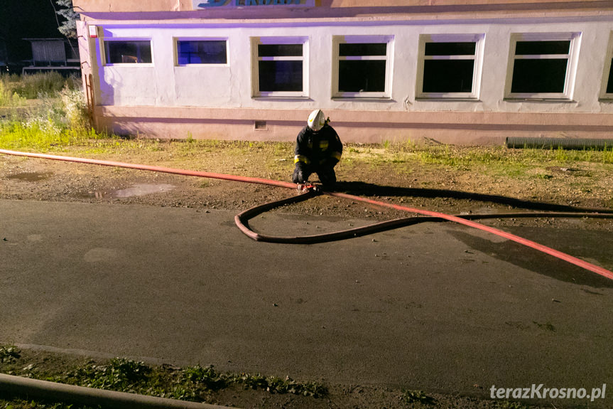 Pożar hali produkcyjnej w Krośnie