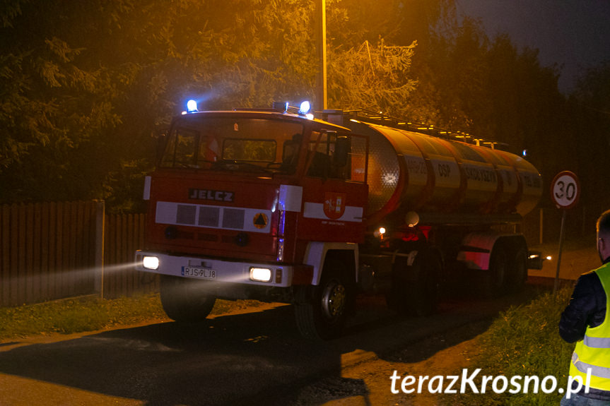 Pożar na terenie sortowni śmieci w Wolicy