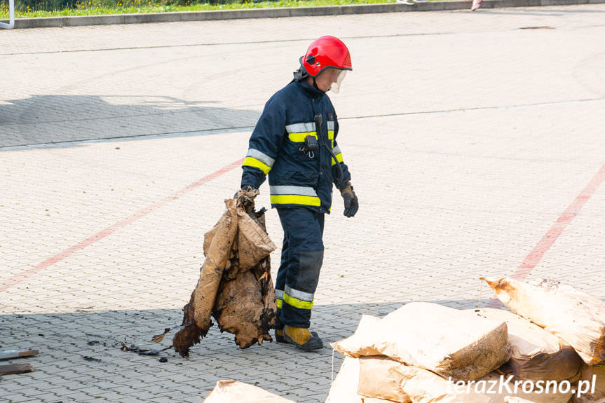 Pożar naczepy z węglem drzewnym