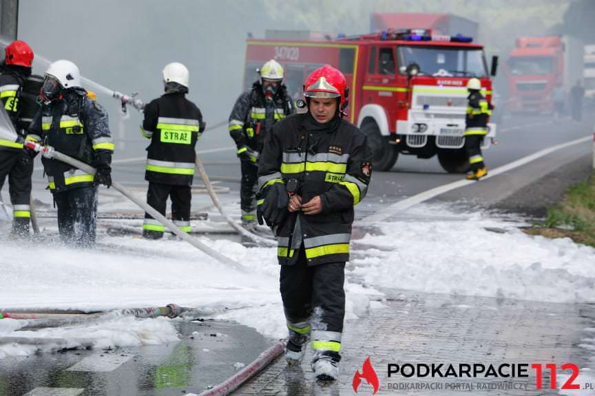 Pożar tira w Trzcianie