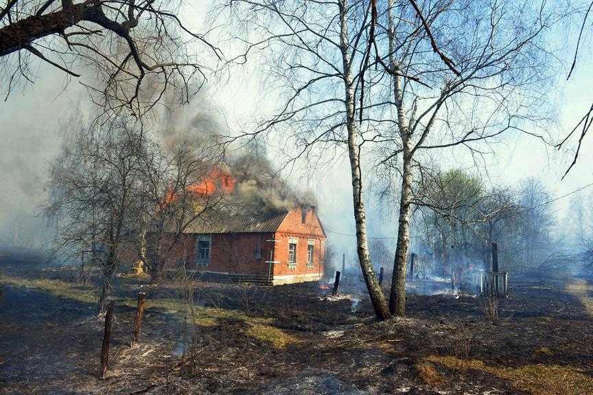 Pożar w Czarnobylu objął już powierzchnię 3500 hektarów - co czyni go największym od czasu katastrofy w 1986 roku