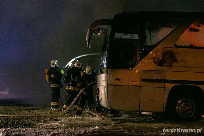 Pożar w Krośnie. Na zajezdni spłonęło kilka autokarów