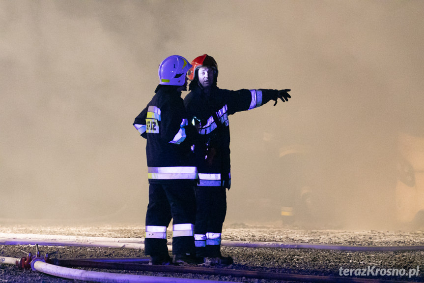 Pożar w Krośnie. Na zajezdni spłonęło kilka autokarów